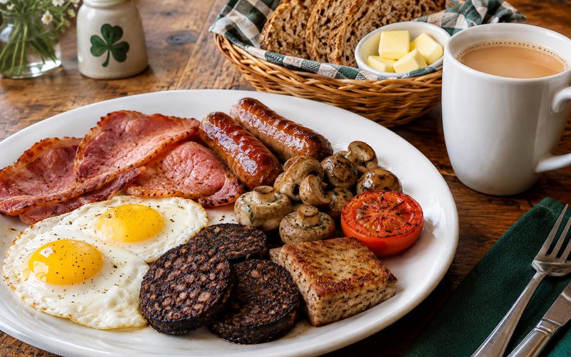 A full Irish breakfast with rashers, sausages, eggs, black pudding and soda bread